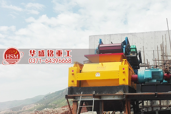 外貿(mào)訂單再創(chuàng)佳績，輥式破碎機出口國外。